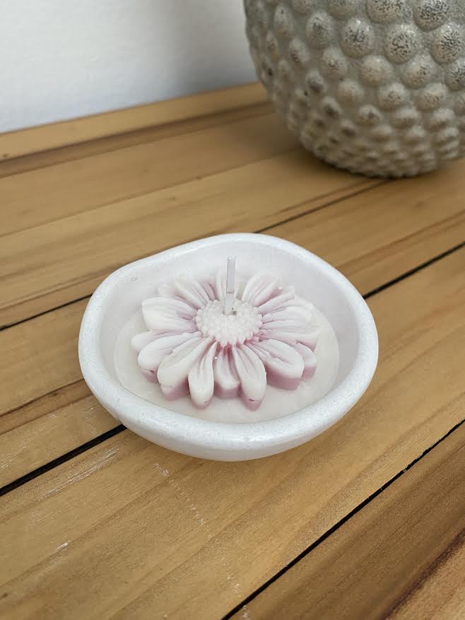 Vela Margarita en Cuenco Irregular